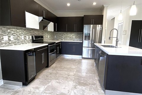 House in Weston, Florida 4 bedrooms, 208.1 sq.m. № 1800188 - photo 5
