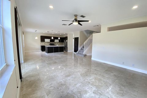 House in Weston, Florida 4 bedrooms, 208.1 sq.m. № 1800188 - photo 15