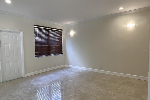 House in Weston, Florida 4 bedrooms, 208.1 sq.m. № 1800188 - photo 22