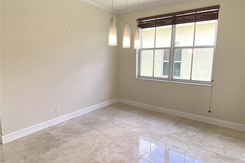 House in Weston, Florida 4 bedrooms, 208.1 sq.m. № 1800188 - photo 17