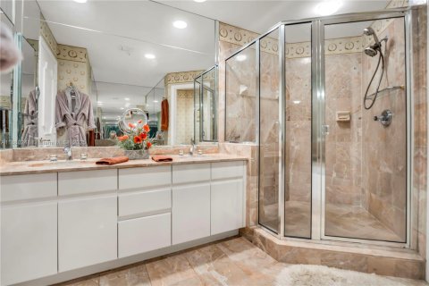 Condo in Miami, Florida, 3 bedrooms  № 1978831 - photo 20