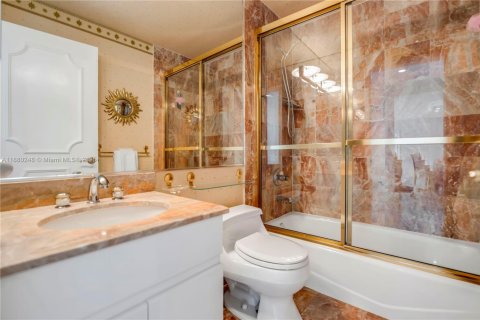 Condo in Miami, Florida, 3 bedrooms  № 1978831 - photo 28