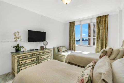 Condo in Miami, Florida, 3 bedrooms  № 1978831 - photo 27