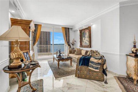 Condo in Miami, Florida, 3 bedrooms  № 1978831 - photo 3