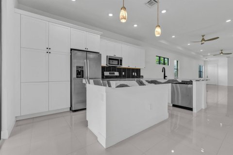 Villa ou maison à louer à Westlake, Floride: 3 chambres, 172.33 m2 № 2153624 - photo 10
