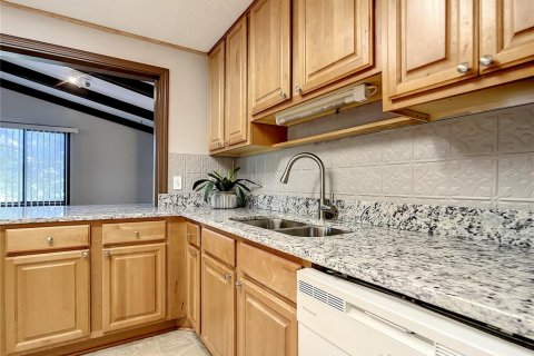 Villa ou maison à louer à Chuluota, Floride: 3 chambres, 133.78 m2 № 2419347 - photo 8