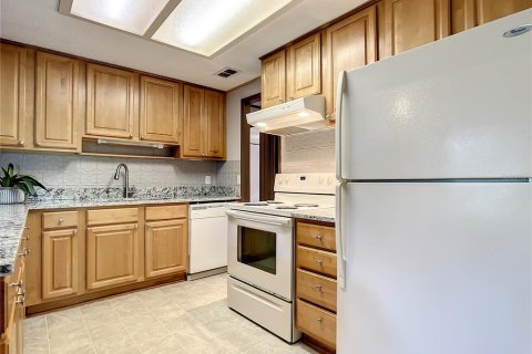 Villa ou maison à louer à Chuluota, Floride: 3 chambres, 133.78 m2 № 2419347 - photo 7