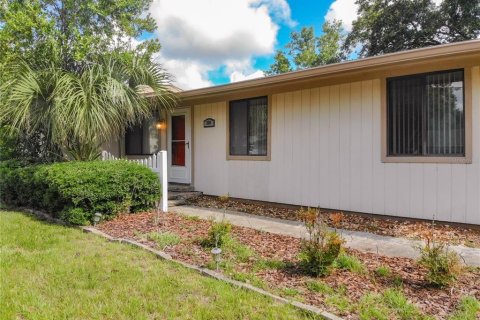 Villa ou maison à louer à Chuluota, Floride: 3 chambres, 133.78 m2 № 2419347 - photo 2