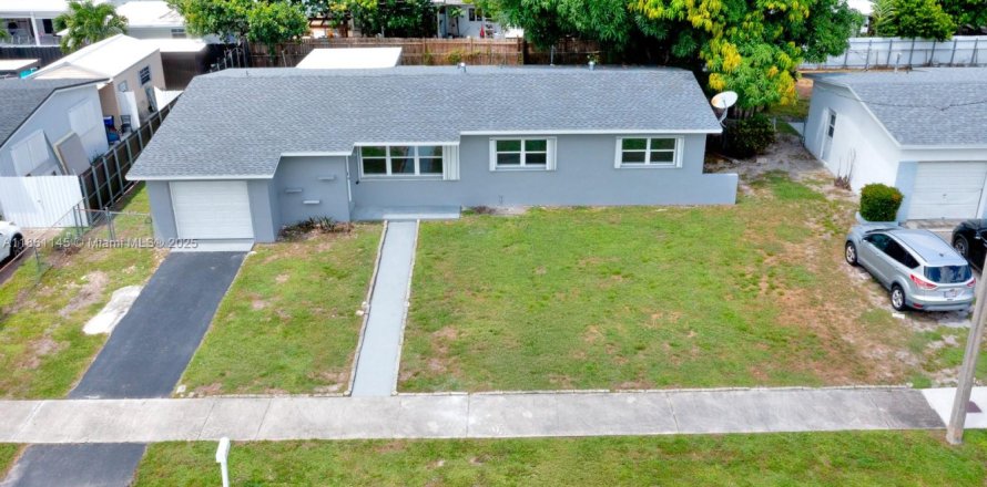 Casa en Miami Gardens, Florida 3 dormitorios, 138.05 m2 № 1890102