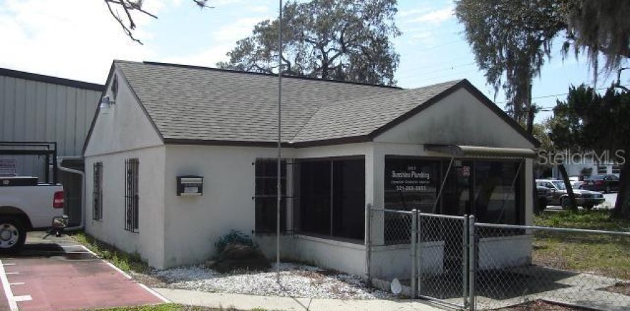 Propiedad comercial en Titusville, Florida 383.5 m2 № 1316792