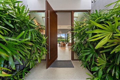 Casa en venta en Fort Lauderdale, Florida, 7 dormitorios, 543.57 m2 № 2338091 - foto 16