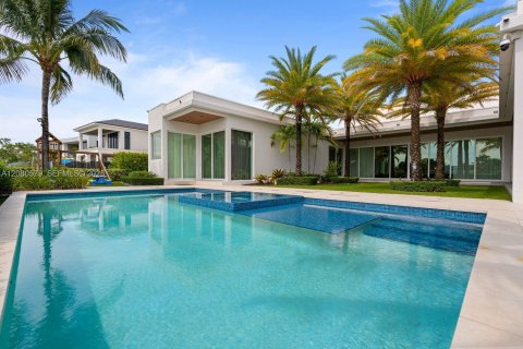 Casa en venta en Fort Lauderdale, Florida, 7 dormitorios, 543.57 m2 № 2338091 - foto 4