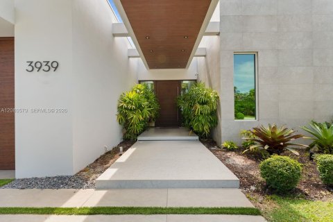 Casa en venta en Fort Lauderdale, Florida, 7 dormitorios, 543.57 m2 № 2338091 - foto 14
