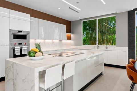 Casa en venta en Fort Lauderdale, Florida, 7 dormitorios, 543.57 m2 № 2338091 - foto 27