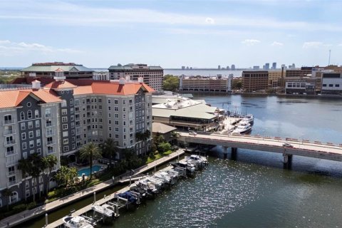 Condo in Tampa, Florida, 2 bedrooms  № 1612715 - photo 24