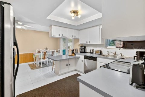 House in Melbourne, Florida 3 bedrooms, 217.11 sq.m. № 1826427 - photo 7