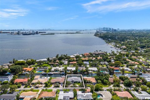 Villa ou maison à vendre à Miami Shores, Floride: 4 chambres, 394.56 m2 № 2016513 - photo 3