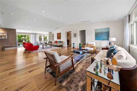 Villa ou maison à vendre à Miami Shores, Floride: 4 chambres, 394.56 m2 № 2016513 - photo 9
