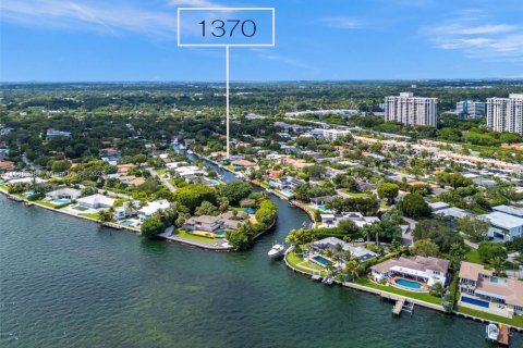 Villa ou maison à vendre à Miami Shores, Floride: 4 chambres, 394.56 m2 № 2016513 - photo 2