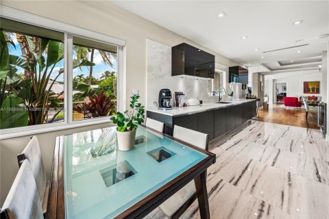 Villa ou maison à vendre à Miami Shores, Floride: 4 chambres, 394.56 m2 № 2016513 - photo 25