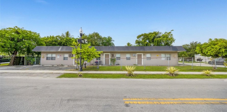 Propiedad comercial en Fort Lauderdale, Florida № 1977675