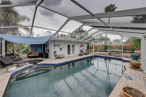 Casa en venta en Gulfport, Florida, 3 dormitorios, 189.52 m2 № 1771171 - foto 2