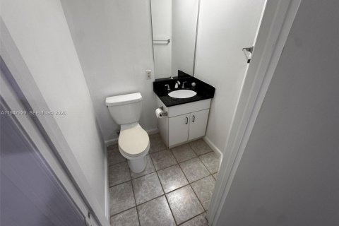 Снять в аренду кондоминиум в Майами, Флорида 1 спальня, 74.88м2, № 2003529 - фото 13