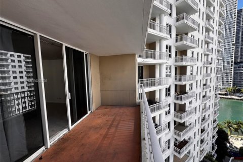 Снять в аренду кондоминиум в Майами, Флорида 1 спальня, 74.88м2, № 2003529 - фото 3