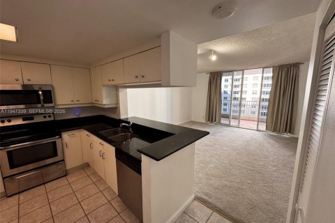 Снять в аренду кондоминиум в Майами, Флорида 1 спальня, 74.88м2, № 2003529 - фото 12