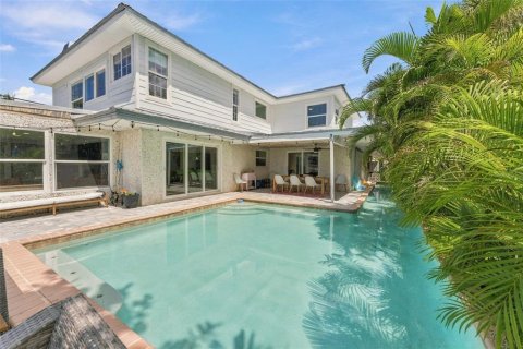 House in Palm Harbor, Florida 6 bedrooms, 290.97 sq.m. № 2416820 - photo 3