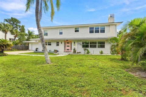 House in Palm Harbor, Florida 6 bedrooms, 290.97 sq.m. № 2416820 - photo 2