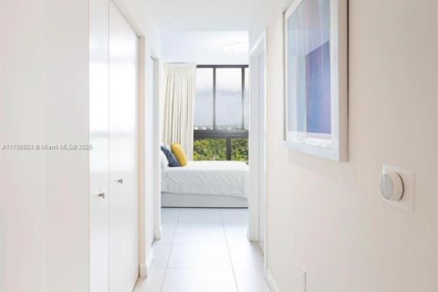 Condo in Doral, Florida, 2 bedrooms  № 1864491 - photo 14