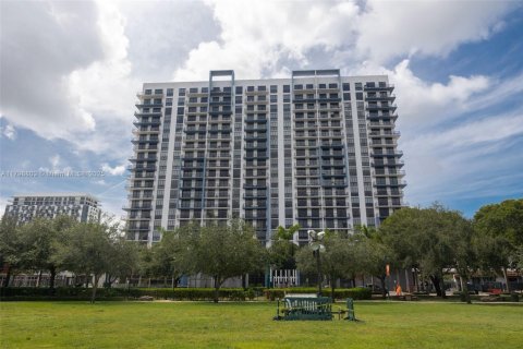 Condo in Doral, Florida, 2 bedrooms  № 1864491 - photo 1