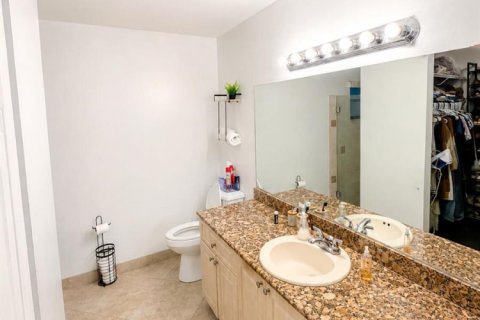 House in Sunrise, Florida 3 bedrooms, 187.76 sq.m. № 2189898 - photo 16