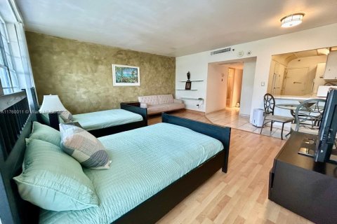 Condominio en venta en Miami Beach, Florida, 52.49 m2 № 1692508 - foto 3