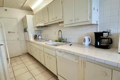 Condominio en venta en Miami Beach, Florida, 52.49 m2 № 1692508 - foto 6