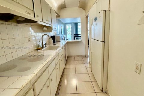 Condominio en venta en Miami Beach, Florida, 52.49 m2 № 1692508 - foto 10