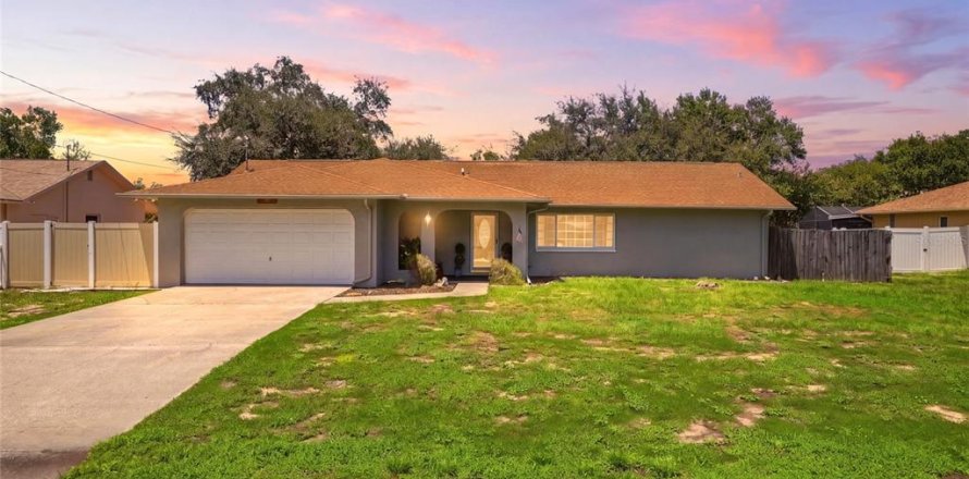 Villa ou maison à Spring Hill, Floride 3 chambres, 133.04 m2 № 2222880