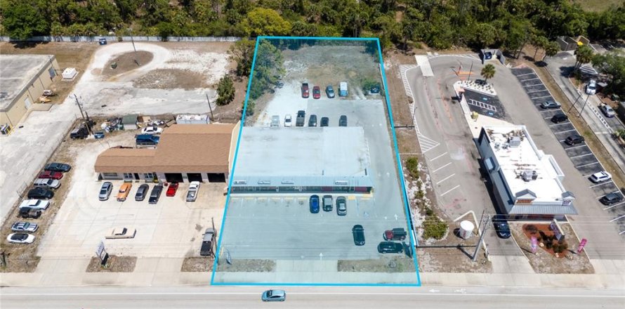 Propiedad comercial en Englewood, Florida 523.97 m2 № 2166126
