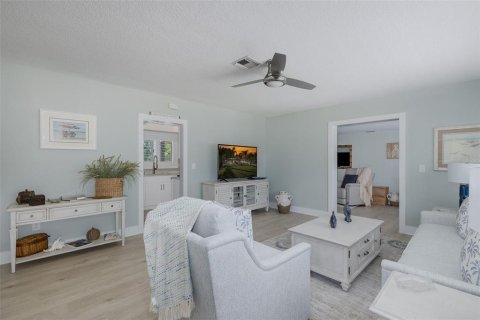 Купить виллу или дом в Данедин, Флорида 7 комнат, 112.69м2, № 1786618 - фото 12