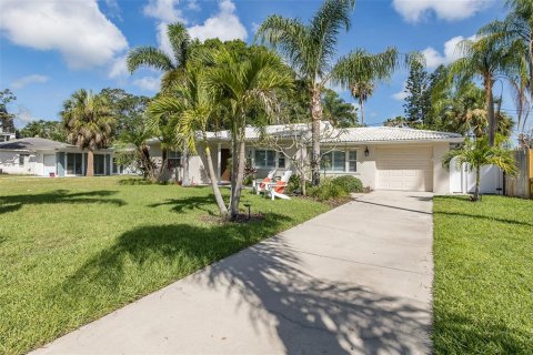 Купить виллу или дом в Данедин, Флорида 7 комнат, 112.69м2, № 1786618 - фото 1