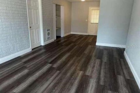 Casa en venta en Tampa, Florida, 4 dormitorios, 110.37 m2 № 2102144 - foto 5