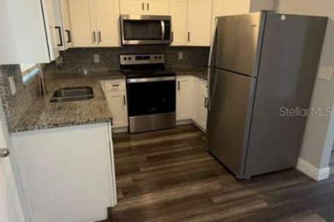 Casa en venta en Tampa, Florida, 4 dormitorios, 110.37 m2 № 2102144 - foto 4