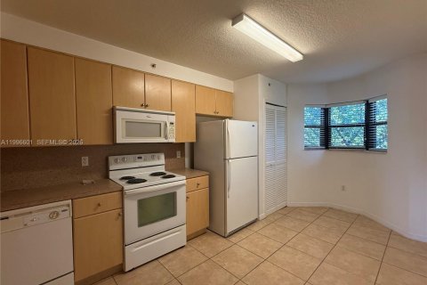 Condominio en alquiler en Cutler Bay, Florida, 2 dormitorios, 75.16 m2 № 2058648 - foto 3
