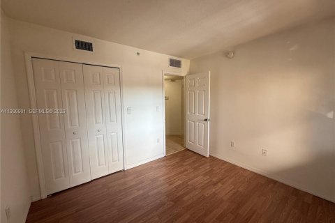 Condominio en alquiler en Cutler Bay, Florida, 2 dormitorios, 75.16 m2 № 2058648 - foto 6