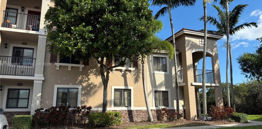 Condominio en Cutler Bay, Florida, 2 dormitorios № 2058648