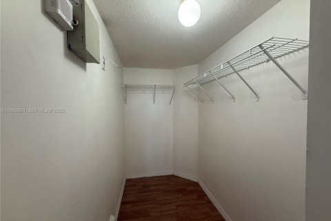 Condominio en alquiler en Cutler Bay, Florida, 2 dormitorios, 75.16 m2 № 2058648 - foto 9