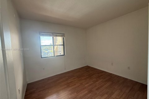 Condominio en alquiler en Cutler Bay, Florida, 2 dormitorios, 75.16 m2 № 2058648 - foto 8