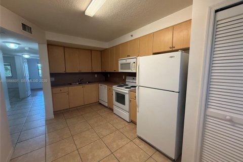 Condominio en alquiler en Cutler Bay, Florida, 2 dormitorios, 75.16 m2 № 2058648 - foto 11