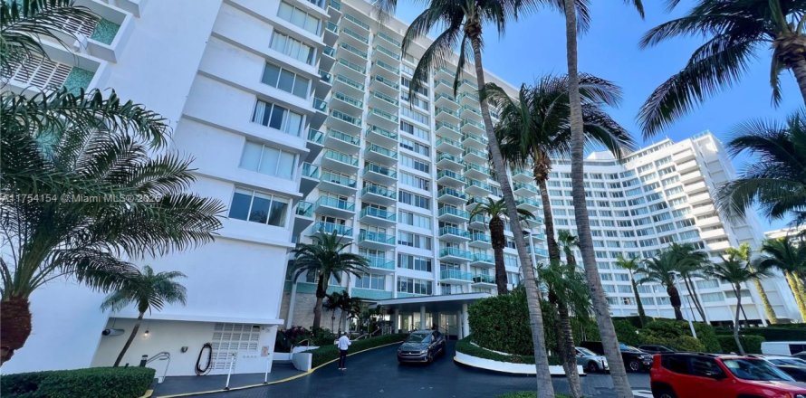 Кондоминиум с 1 спальней в Майами-Бич, Флорида № 2013285